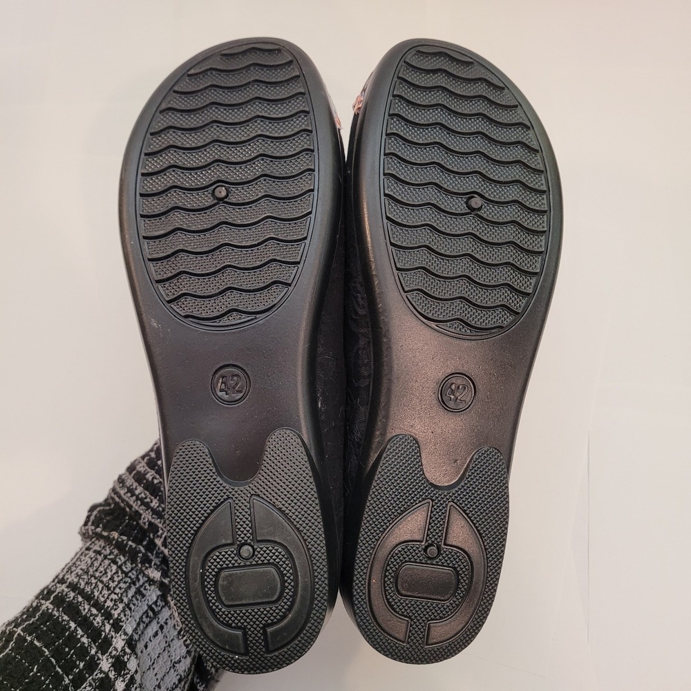 Lian Women Size 11 Black Traditional Chinese Embroidered Floral Slipper Mules - Picture 8 of 9